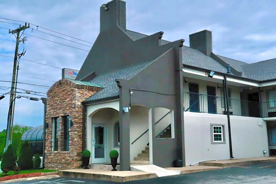 Quarters Inn & Suites