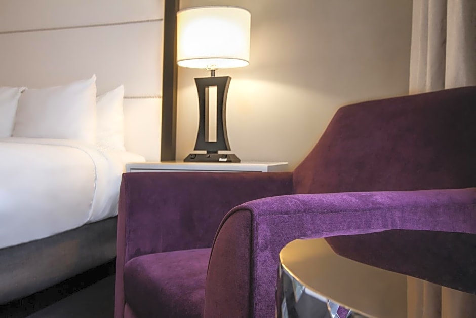 TRYP by Wyndham Savannah