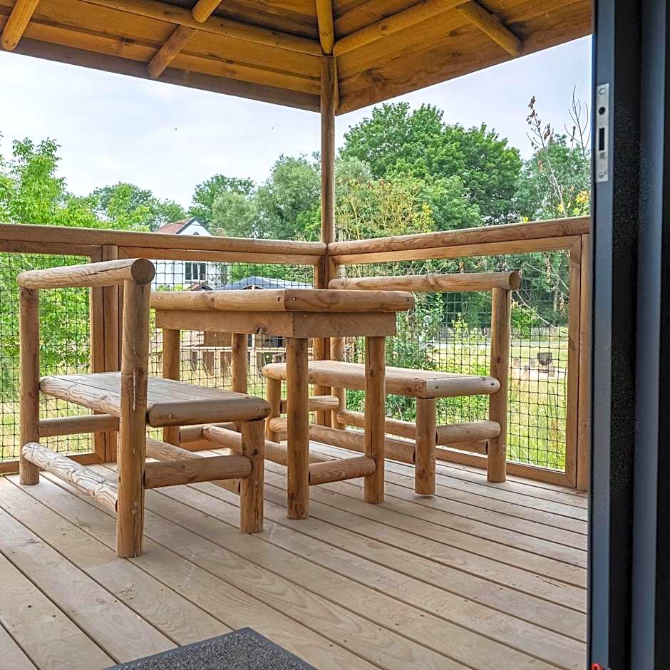 Ecau Lodge - Logement insolite à 30km de Pairi Daiza