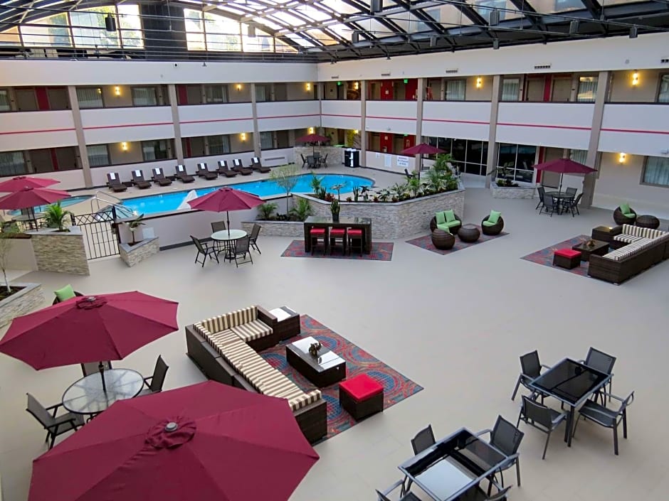 Holiday Inn Brookfield - Milwaukee By IHG