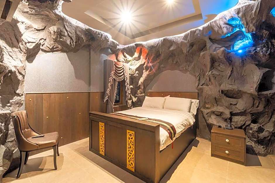 The Castle Pratumnak Hill Pattaya 6 Bedroom