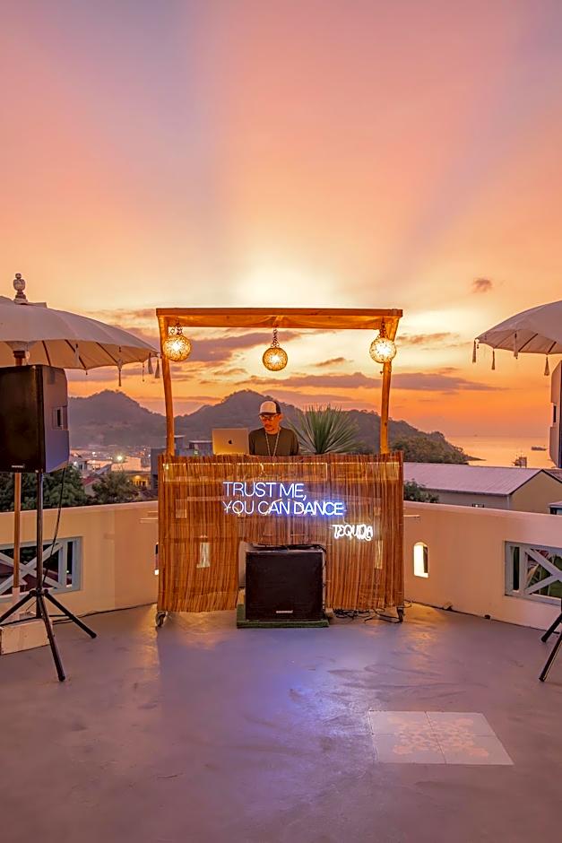 Seaesta Komodo Hostel & Hotel