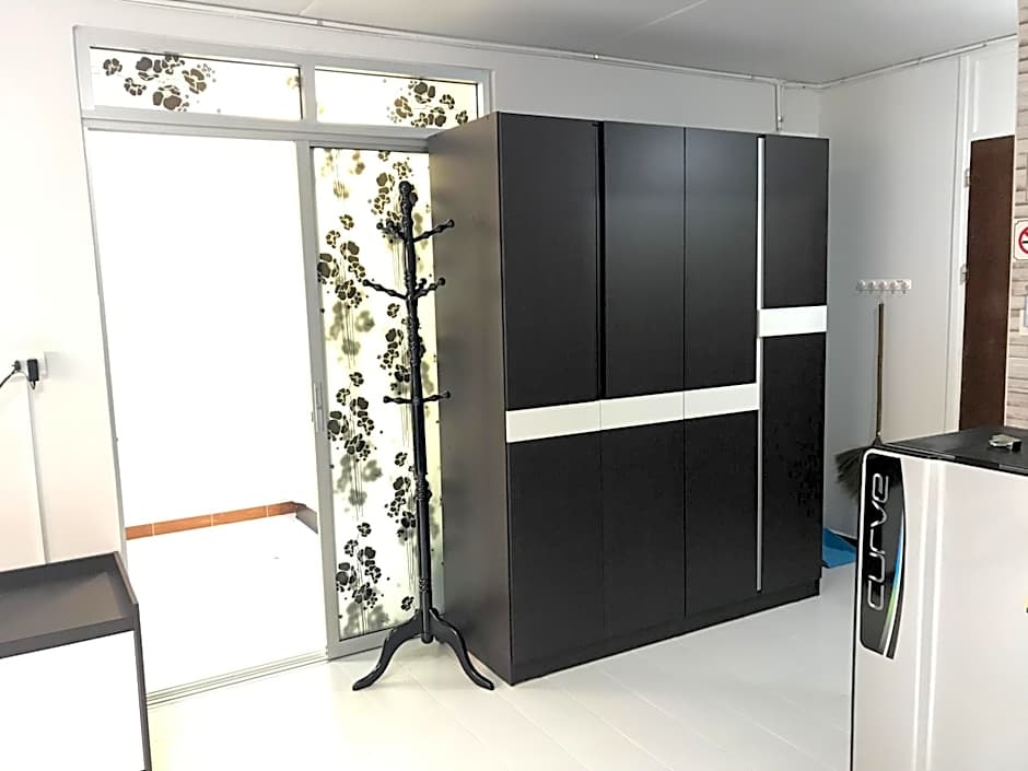 Muangthongthani Rental/Khun Dan