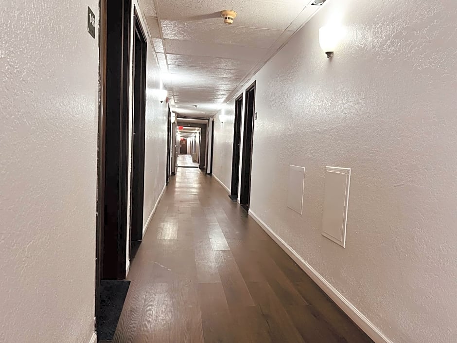 Travelodge by Wyndham Valleyfair Shakopee
