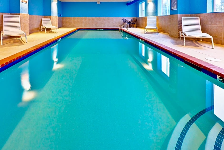 Holiday Inn Express Hotel & Suites Byram By IHG