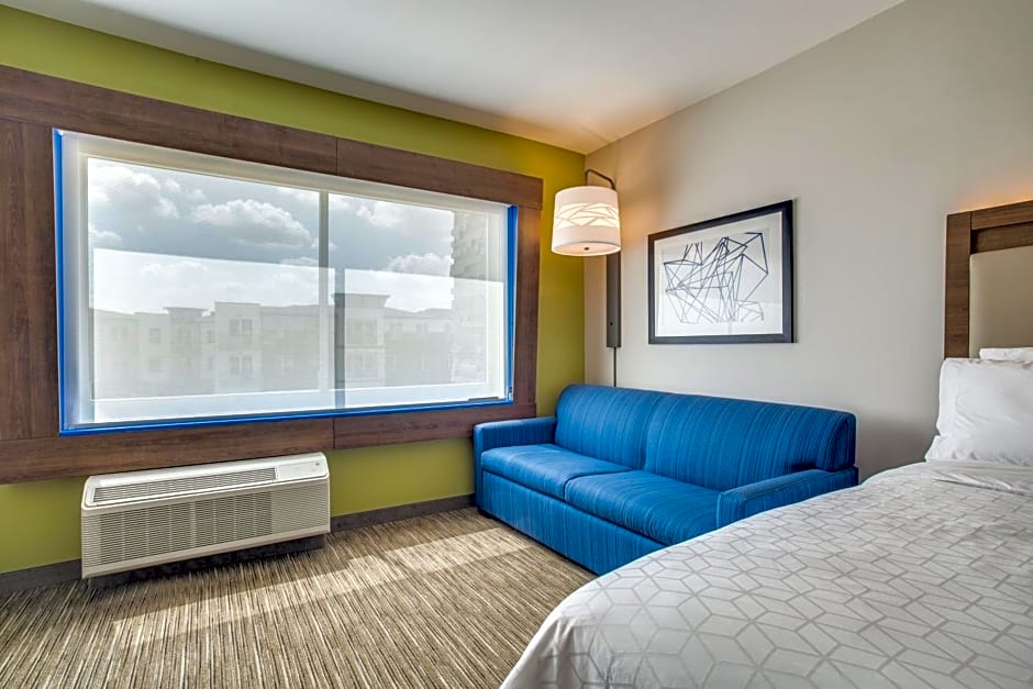 Holiday Inn Express & Suites - Denton South, an IHG Hotel