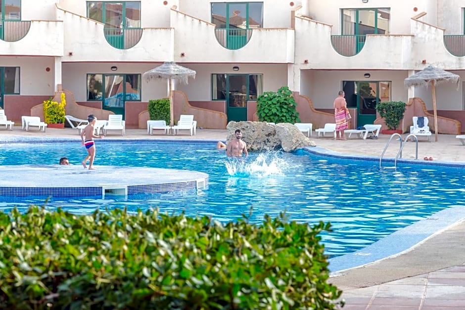 Apartamentos Lentiscos by MIJ