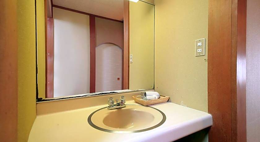 MICASA (Minakami Hot Spring Ryokan)