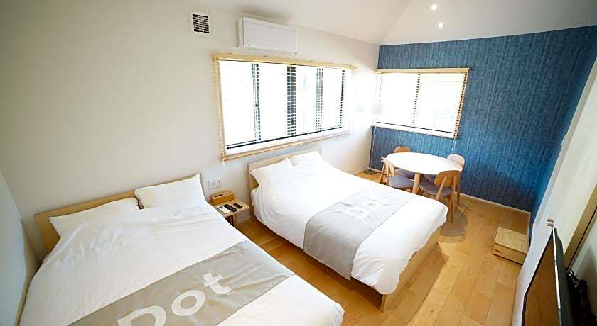 Dot Hostel&Bar