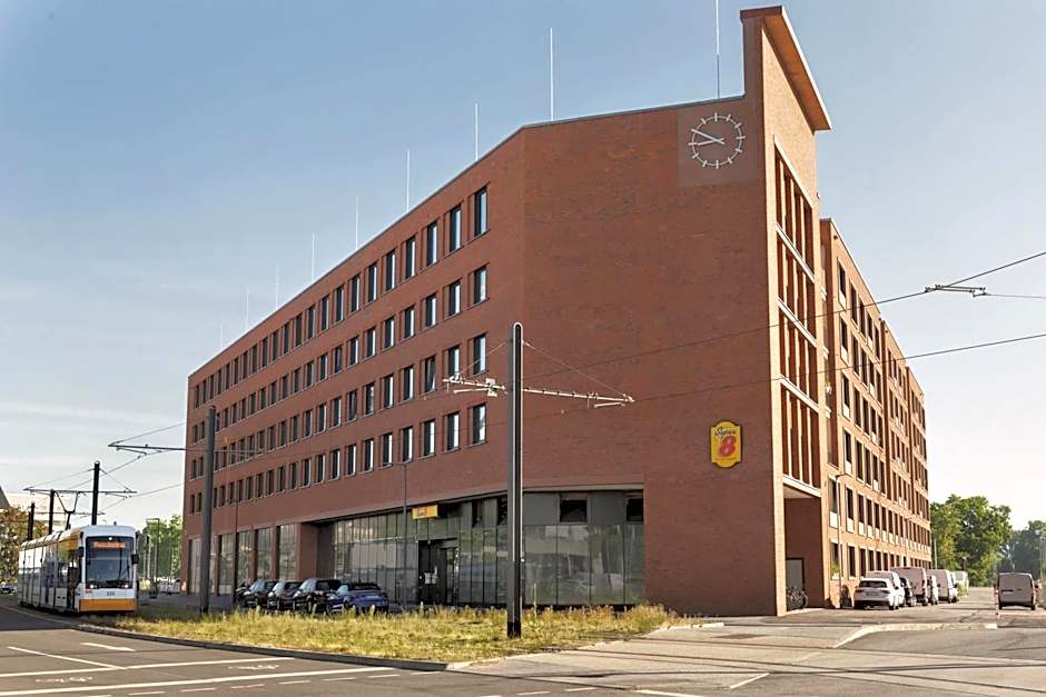 Super 8 by Wyndham Mainz Zollhafen