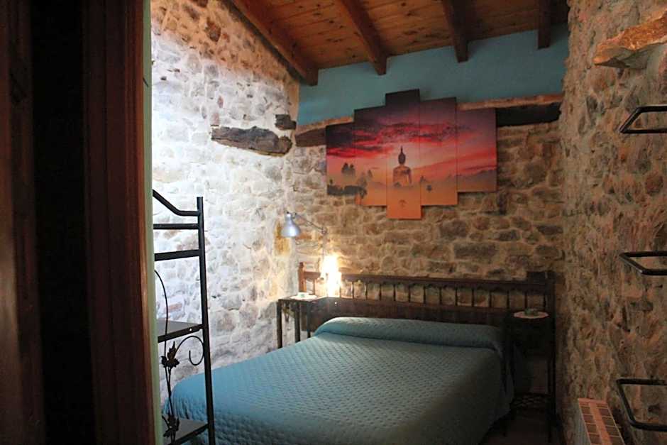 Conjunto Rural la Tejedora. Albergue y estudios familiares.