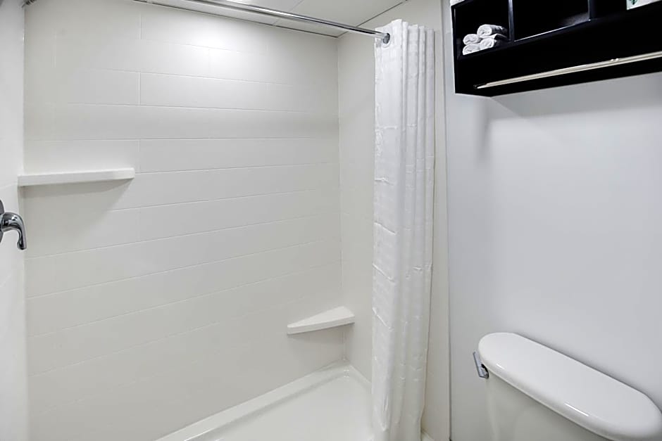 Blu Atlantic Hotel & Suites