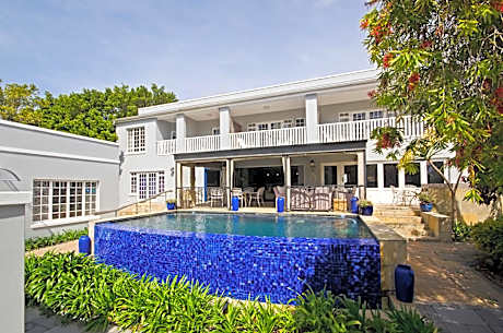 Lodge on Main Guest House and Conference Centre