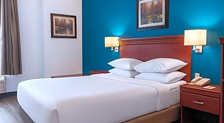 Premier Inn & Suites - Downtown Hamilton Hotel