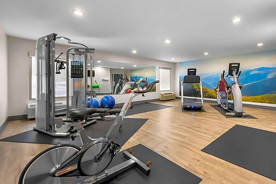 Clarion Pointe Apex - Holly Springs