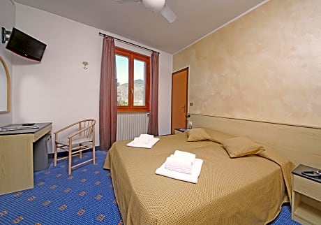 Double Room With Balcony for Single Use