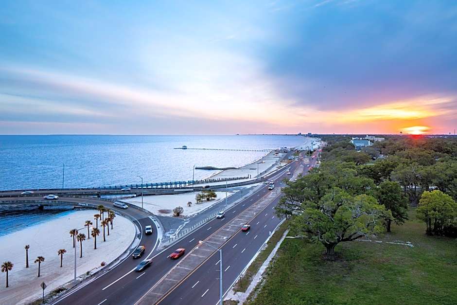DoubleTree by Hilton Hotel Biloxi
