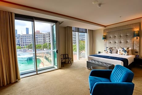 Deluxe King Room with Marina View