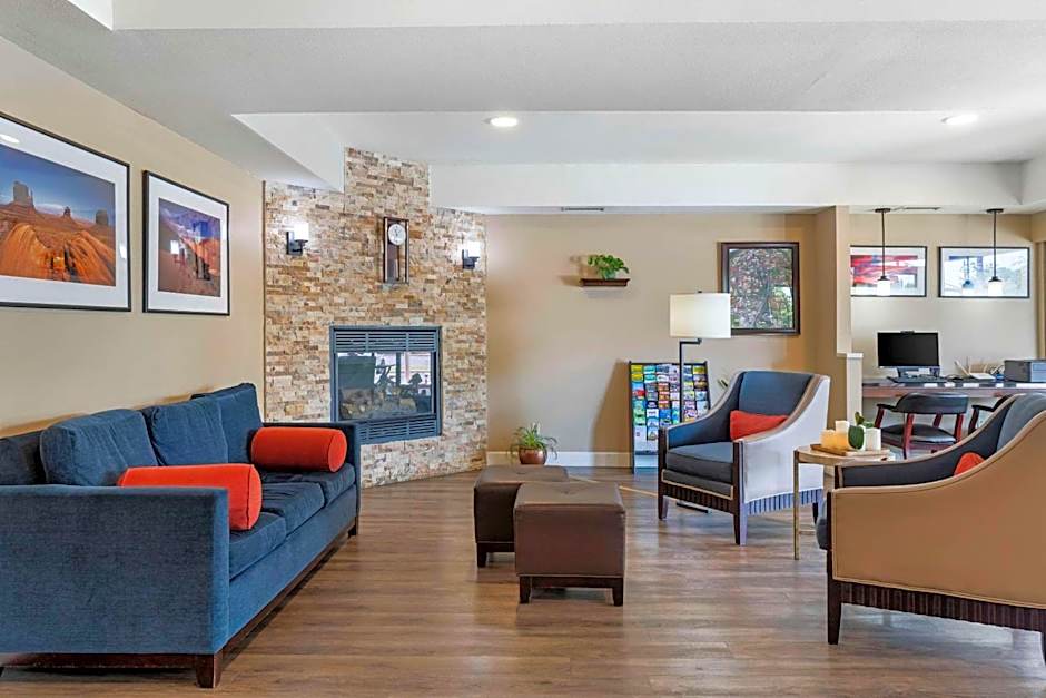 Comfort Suites Tulare