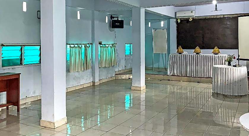 Hotel O Surya HotelNearTaman Anggrek Pkk Watansoppeng