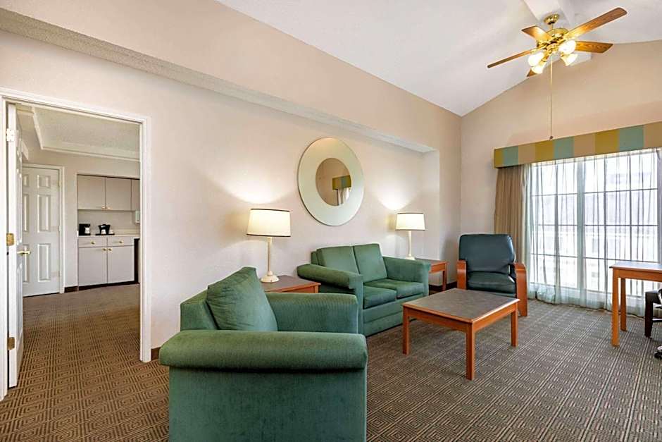 La Quinta Inn & Suites by Wyndham El Paso West