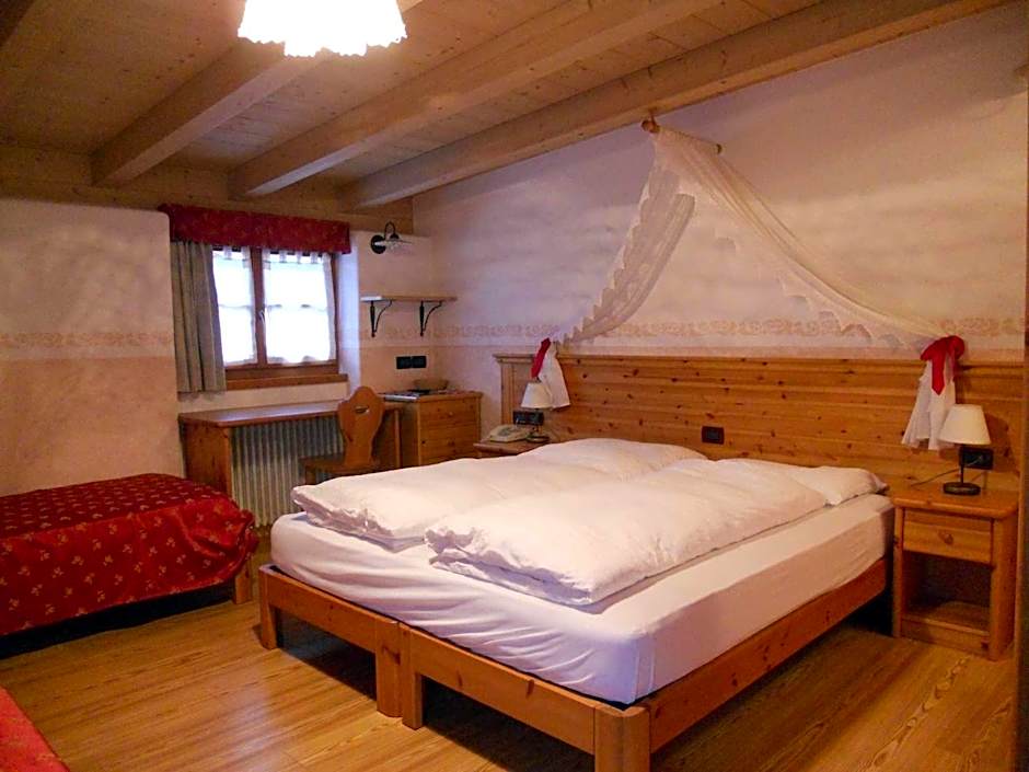 Photo 1 of 6 of Attic