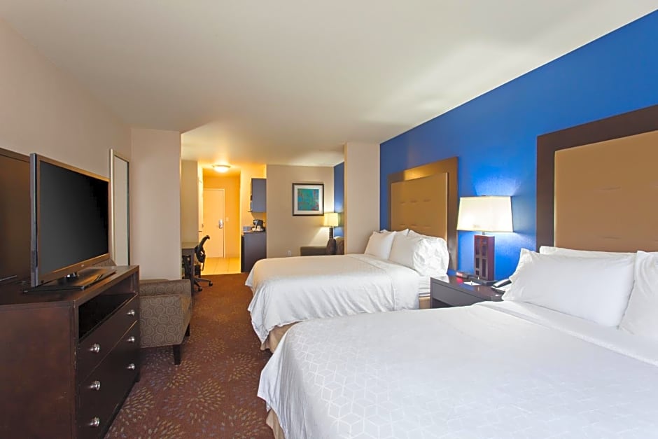 Holiday Inn Express & Suites Tacoma Downtown