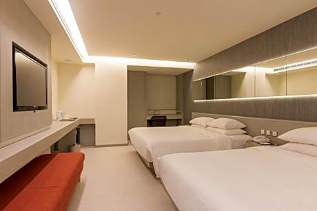 Deluxe Quadruple Room