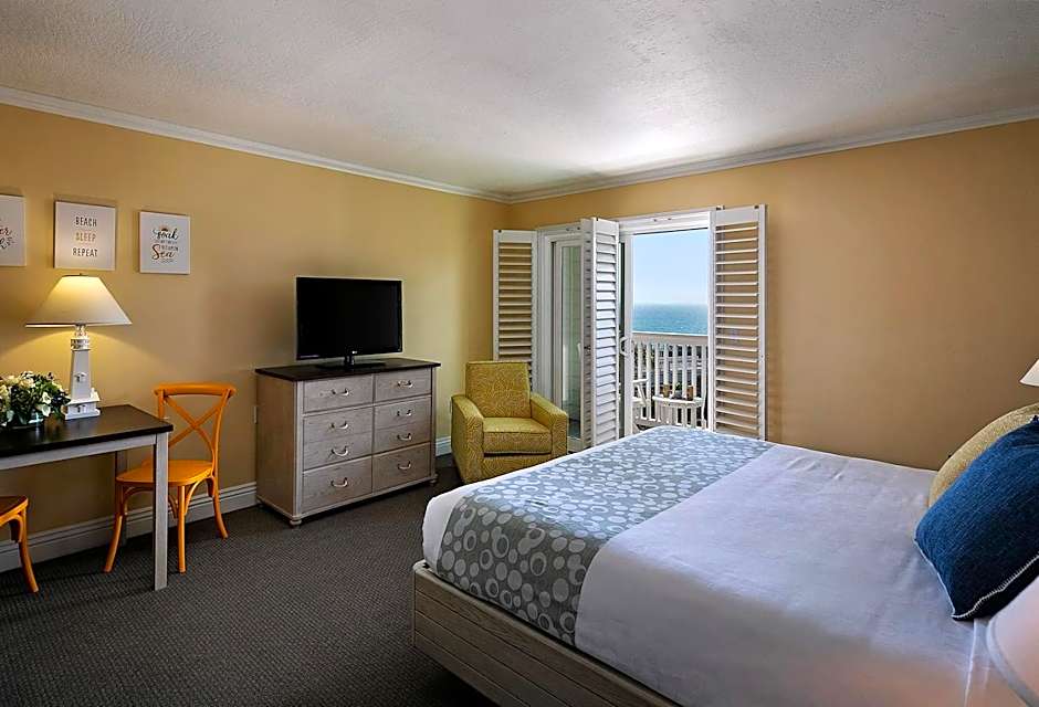 Zdjęcie 1 z 4 — 1 Bedroom 1 King Bed, Ocean View