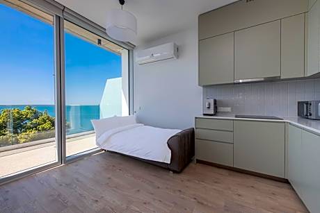 Studio with Sea View