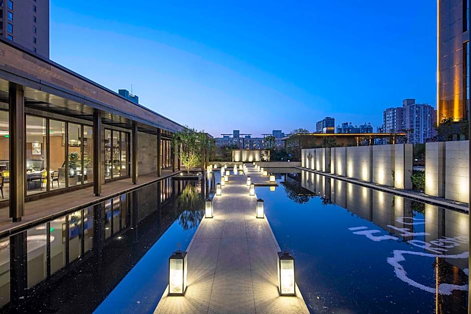 Ramada by Wyndham Luoyang Downtown