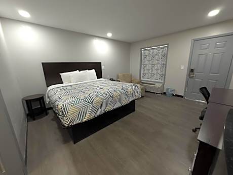 King Room - Non-Smoking