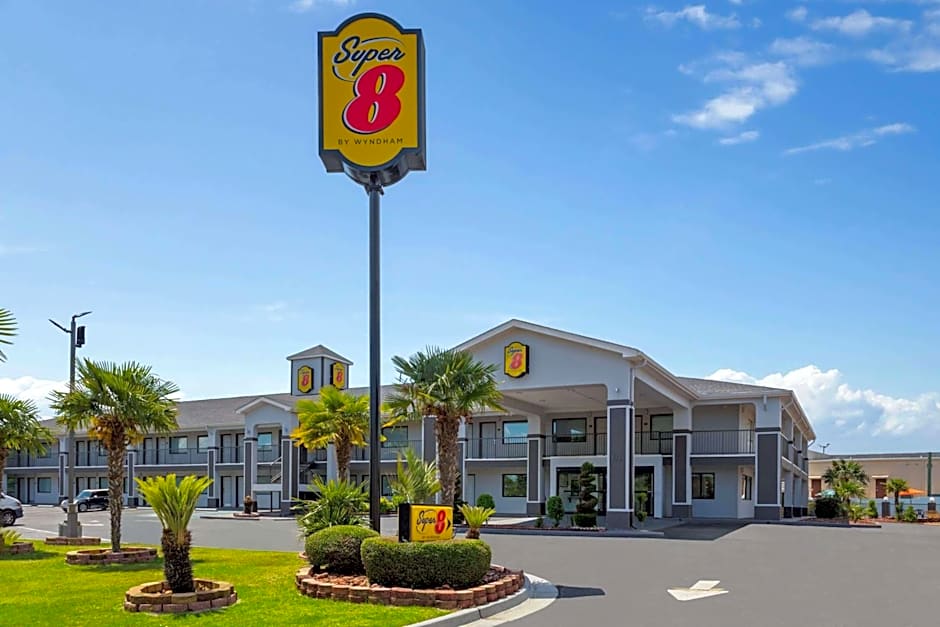 Super 8 by Wyndham Prattville Montgomery