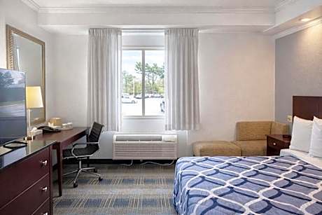 Deluxe Room, Queen Bed