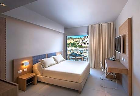 Double or Twin Room with Partial Sea View