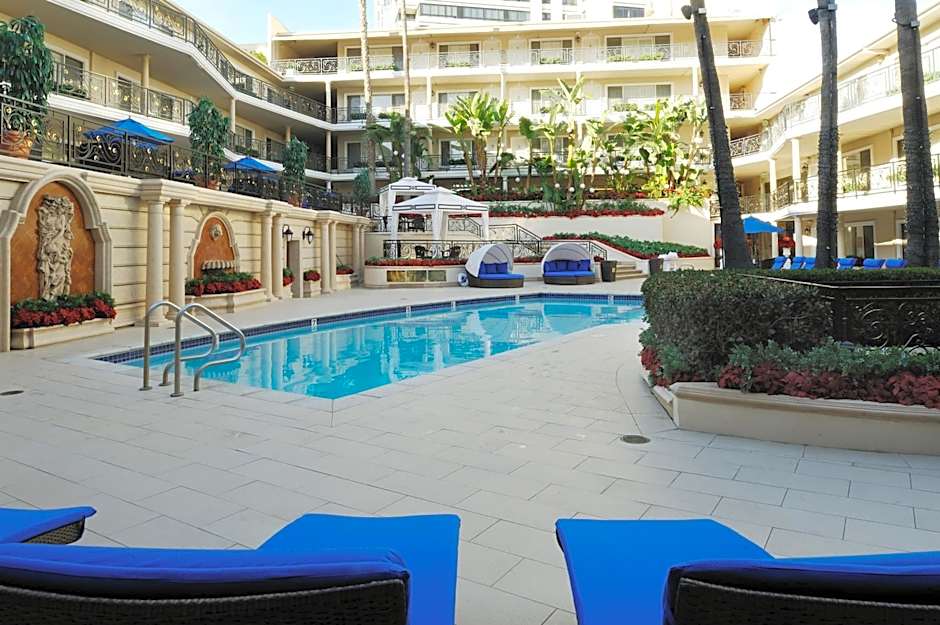 Beverly Hills Plaza Hotel