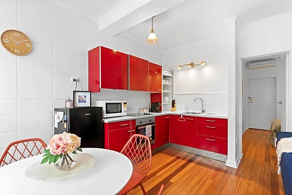 Renovated 1BR Unit CBD Parking Wi-Fi South Tce