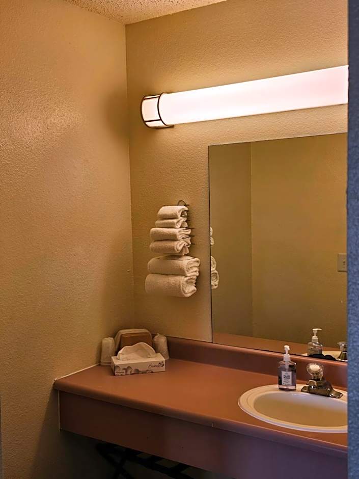 Sumner Motor Inn