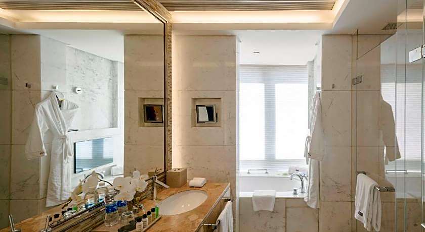 The Westin Nanjing Xuanwu Lake