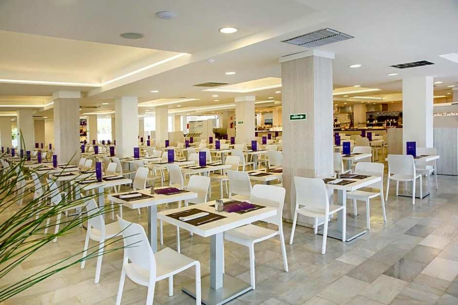 FERGUS Style Bahamas