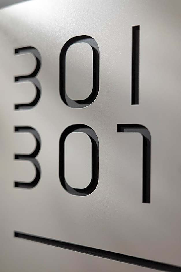 The ICON Hotel & Lounge