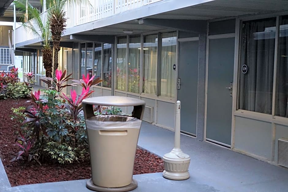 Celebration Suites At Old Town