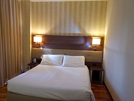 Double Room (1 Adult)