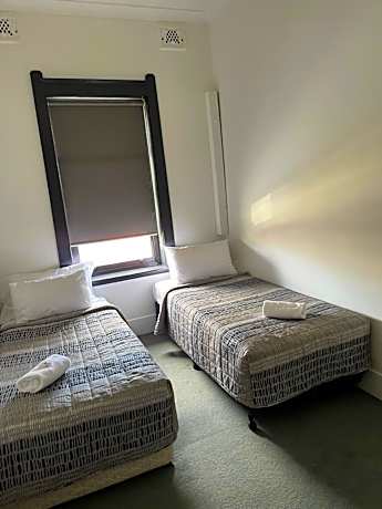 Standard Twin Room with Shared Bathroom