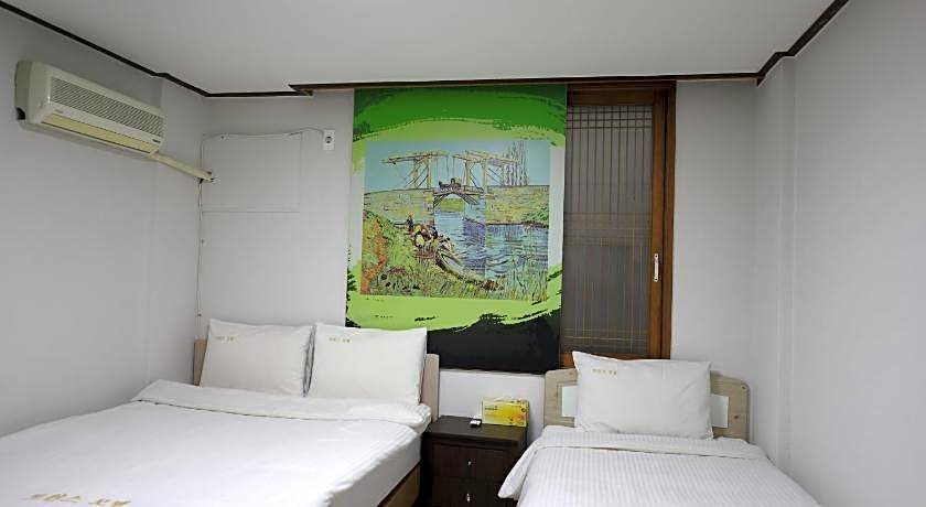 Twins Hotel