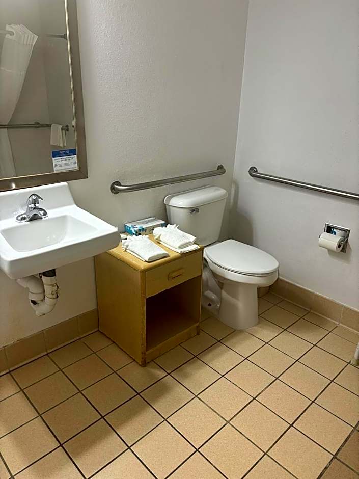 Spark by Hilton Lakewood Denver Southwest