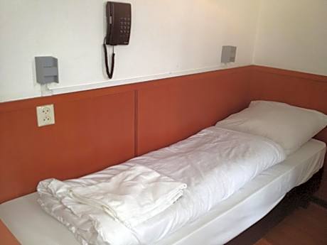 Single Room with Shared Bathroom