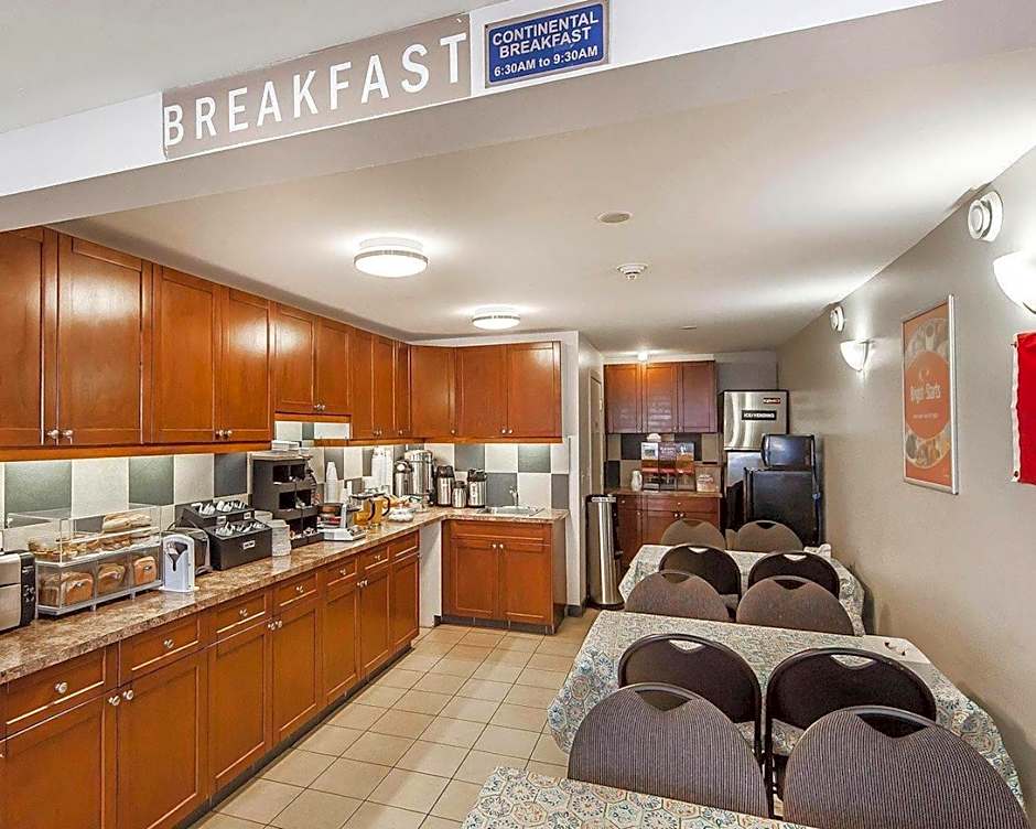 Econo Lodge Inn & Suites Drumheller