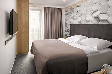 4 SMART HOTEL