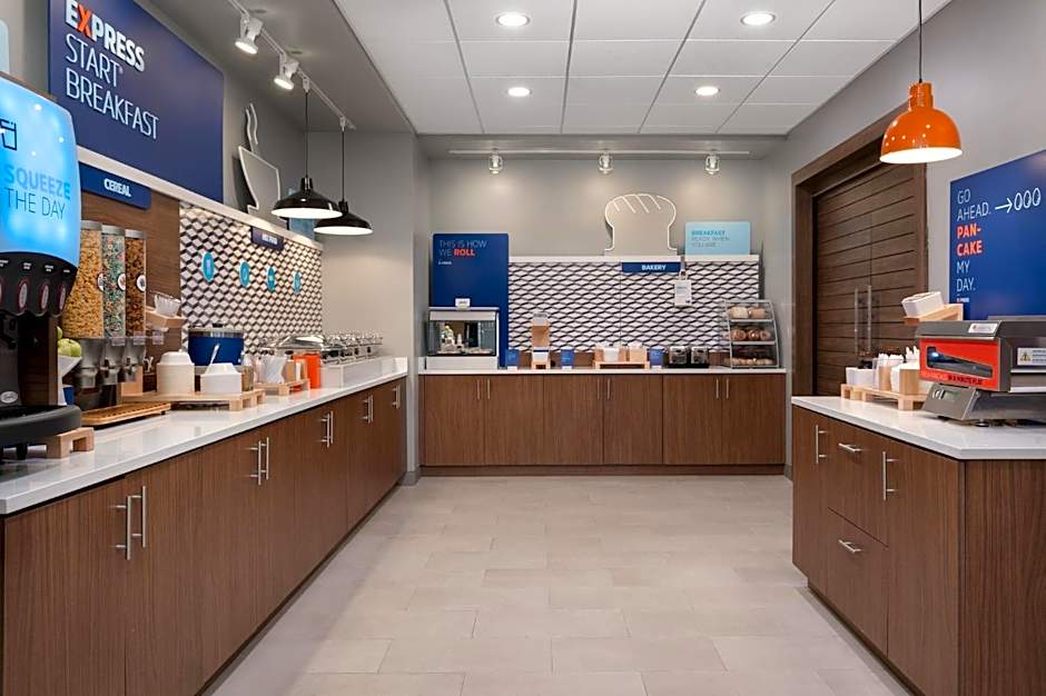 Holiday Inn Express & Suites Alton St Louis Area By IHG